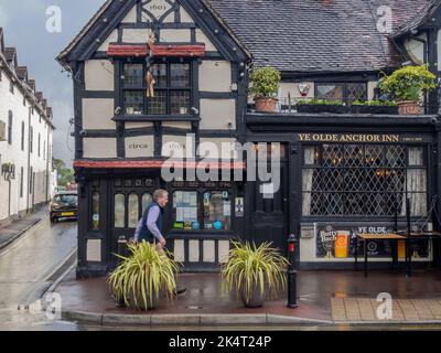 Ye Olde Anchor Inn, ein traditioneller Fachwerkpub aus dem 17.. Jahrhundert, Upton upon Severn, Worcestershire, Großbritannien Stockfoto