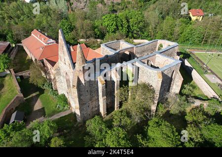 Das Rosa-Coeli-Kloster. Alte katholische Ruine des Frauenklosters in der Nähe der Stadt Dolni Kounice. Religion gotischer Ort mit spiritueller Geschichte aus gebaut Stockfoto