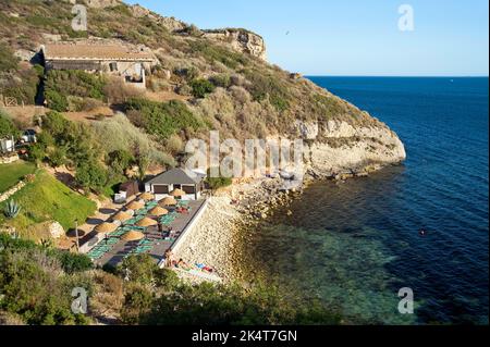 La Paillotte, Capo Sant'Elia, Cagliari, (Landschaft von Sella del Diavolo), Sardinien, Italien Stockfoto