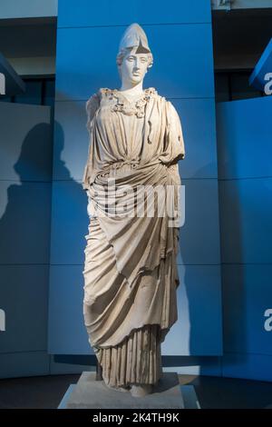 Rom, Italien - Centrale Montemartini Museum Athene Statue aus Marmor, 5. Jahrhundert n. Chr. Stockfoto