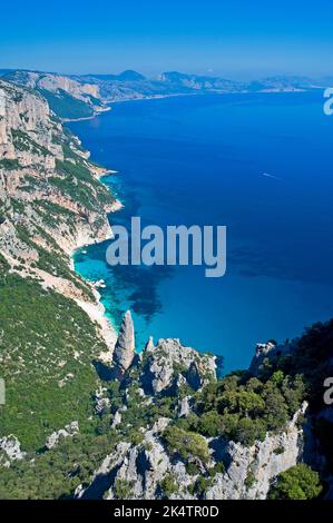 Punta Caroddi e Cala Goloritzè, Veduta da Salinas, Baunei, Ogliastra, Golfo di Orosei, Sardinien, Italien Stockfoto