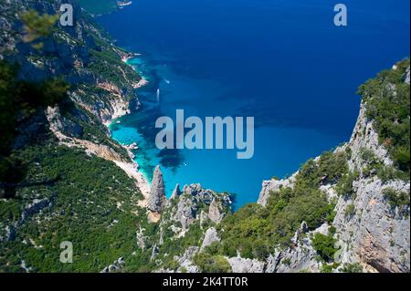 Punta Caroddi e Cala Goloritzè, Veduta da Salinas, Baunei, Ogliastra, Golfo di Orosei, Sardinien, Italien Stockfoto