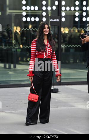 Paris, Frankreich. 04. Oktober 2022. Gast bei der Ankunft auf der Chanel Paris Fashion Week Show am 04 2022. Oktober in Paris, Frankreich. (SIPA Press) Quelle: SIPA USA/Alamy Live News Stockfoto