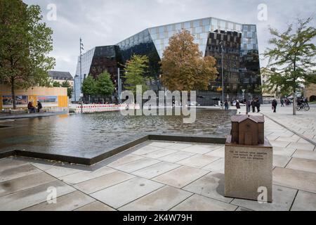 Alter Synagogenplatz, Universitätsbibliothek, Freiburg im Breisgau, Baden-Württemberg, Deutschland. Platz der Alten Synagoge, Universitätsbibliothek, Freibu Stockfoto