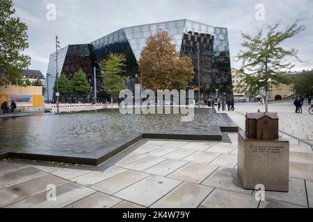 Alter Synagogenplatz, Universitätsbibliothek, Freiburg im Breisgau, Baden-Württemberg, Deutschland. Platz der Alten Synagoge, Universitätsbibliothek, Freibu Stockfoto