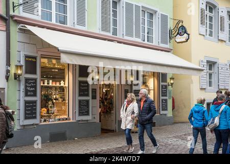 Kaffeerösterei Tee Peter Kaffee in der Schuster Straße in der Altstadt, Freiburg im Breisgau, Baden-Württemberg, Deutschland. Kaffeeroesterei Tee Peter Stockfoto