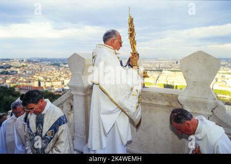 Segnung der Stadt Lyon durch Mgr. Balland, Erzbischof von Lyon, Lyon, Frankreich Stockfoto