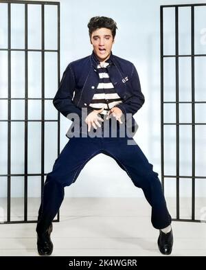 Elvis Presley in Jailhouse Rock (MGM, 1957). Publicity Still. Eingefärbt. Stockfoto