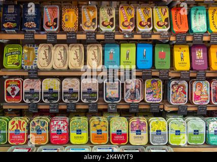 Schaufenster mit Sardinendosen, Wien, Österreich Stockfoto