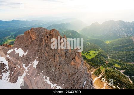 Luftaufnahme der Rosengarten-Gruppe und der Croda Di Re Laurino, Dolomiten, Südtirol, Italien Stockfoto
