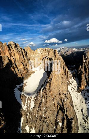 Luftaufnahme der Langkofelgruppe bei Sonnenuntergang, Dolomiten, Südtirol, Italien Stockfoto