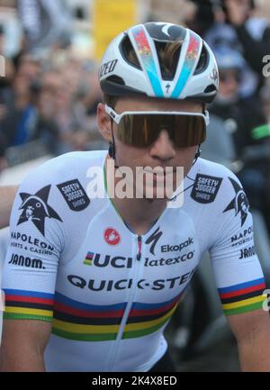 Remco Evenepoel von Belgien während des Binche - Chimay - Binche 2022, Memorial Frank Vandenbrouck Radrennens am 4. Oktober 2022 in Binche, Belgien. Foto von Laurent Lairys / ABACAPRESS.COM Stockfoto