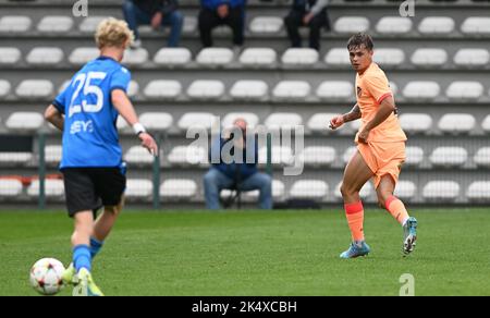 Roeselare, Belgien. 04. Oktober 2022. Sergio Diez (2) von Atletico Madrid, abgebildet während eines Fußballspiels zwischen den Jugendmannschaften des Club Brugge KV und Atletico Madrid während des dritten Spieltages in der Gruppe B in der UEFA-JUGENDLIGA für die Saison 2022-2023, am Dienstag, dem 4. Oktober 2022 in Roeselare, Belgien. Kredit: David Catry/Alamy Live Nachrichten Stockfoto