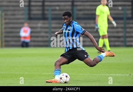 Roeselare, Belgien. 04. Oktober 2022. Lukas Mondele (15) vom Club NXT, abgebildet während eines Fußballspiels zwischen den Jugendmannschaften des Club Brugge KV und Atletico Madrid während des dritten Spieltages in der Gruppe B in der UEFA YOUTH League für die Saison 2022-2023, am Dienstag, dem 4. Oktober 2022 in Roeselare, Belgien. Kredit: David Catry/Alamy Live Nachrichten Stockfoto