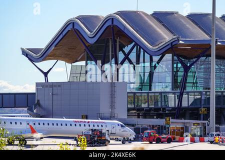 Madrid, Spanien, 30. Oktober 2022: Bau eines der Terminals des Flughafens Madrid Barajas. Stockfoto