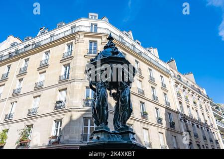 Paris, ein wunderschöner grüner Wallace-Brunnen im Zentrum Stockfoto