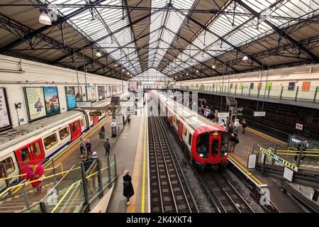 Hauptkonnatürlich der U-Bahn-Station Earls Court, District Line, Stockfoto