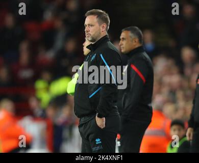 Sheffield, Großbritannien. 4. Oktober 2022. Michael Beale Manager von QPR während des Spiels der Sky Bet Championship in der Bramall Lane, Sheffield. Bildnachweis sollte lauten: Lexy Ilsley/Sportimage Kredit: Sportimage/Alamy Live News Stockfoto