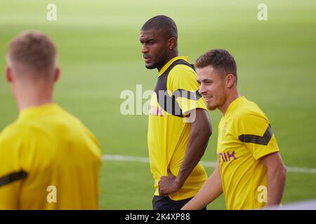 Sevilla, Spanien. 04. Oktober 2022. Anthony Modeste aus Dortmund beim letzten Training vor dem UEFA Champions League-Spiel zwischen dem FC Sevilla und Dortmund im Estadio Ramon Sanchez Pizjuan in Sevilla. (Foto: Gonzales Photo/Alamy Live News Stockfoto