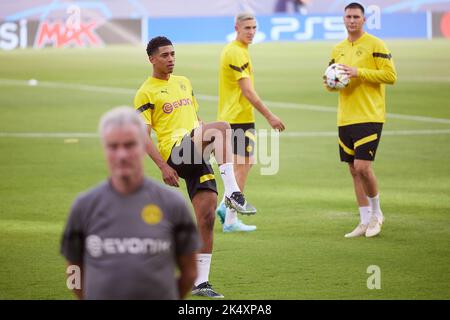 Sevilla, Spanien. 04. Oktober 2022. Jude Bellingham aus Dortmund bei einem letzten Training vor dem UEFA Champions League-Spiel zwischen dem FC Sevilla und Dortmund im Estadio Ramon Sanchez Pizjuan in Sevilla. (Foto: Gonzales Photo/Alamy Live News Stockfoto