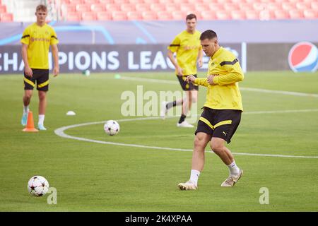 Sevilla, Spanien. 04. Oktober 2022. Niklas Süle aus Dortmund wurde während eines letzten Trainings vor dem UEFA Champions League-Spiel zwischen dem FC Sevilla und Dortmund im Estadio Ramon Sanchez Pizjuan in Sevilla gesehen. (Foto: Gonzales Photo/Alamy Live News Stockfoto