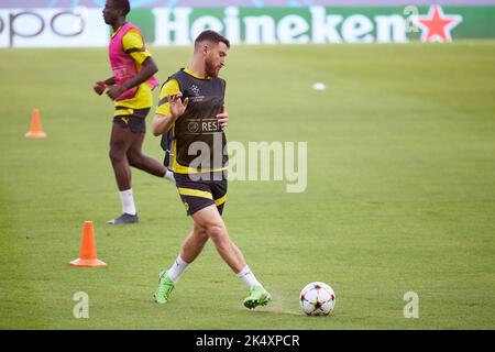 Sevilla, Spanien. 04. Oktober 2022. Salih Ozcan aus Dortmund wurde während eines letzten Trainings vor dem UEFA Champions League-Spiel zwischen dem FC Sevilla und Dortmund im Estadio Ramon Sanchez Pizjuan in Sevilla gesehen. (Foto: Gonzales Photo/Alamy Live News Stockfoto