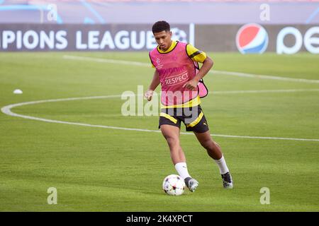 Sevilla, Spanien. 04. Oktober 2022. Jude Bellingham aus Dortmund bei einem letzten Training vor dem UEFA Champions League-Spiel zwischen dem FC Sevilla und Dortmund im Estadio Ramon Sanchez Pizjuan in Sevilla. (Foto: Gonzales Photo/Alamy Live News Stockfoto