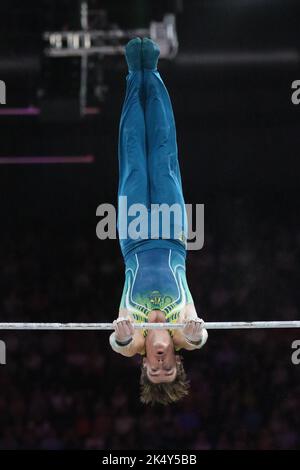 Tyson BULL of Australia im Men's Horizontal Bar - Finale bei den Commonwealth-Spielen 2022 in der Arena, Birmingham. Stockfoto