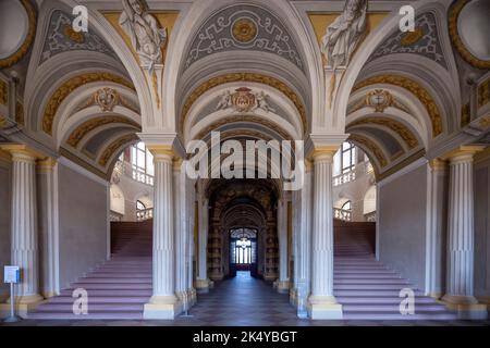 Treppenhaus, das barocke Schloss Bruchsal, auch Damiansburg genannt, in Bruchsal, Deutschland Stockfoto