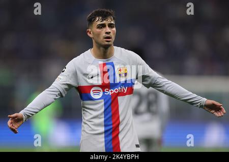 Mailand, Italien. 4. Oktober 2022. Pedri vom FC Barcelona reagiert während des UEFA Champions League-Spiel der Gruppe C in Giuseppe Meazza, Mailand. Bildnachweis sollte lauten: Jonathan Moscrop/Sportimage Kredit: Sportimage/Alamy Live News Stockfoto