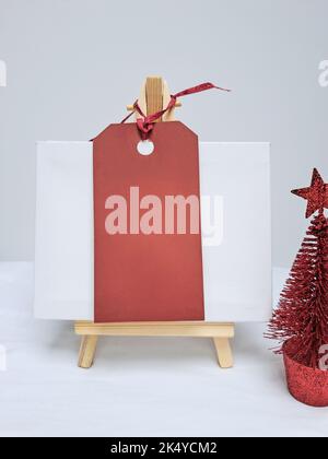 Nahaufnahme von leerem Papierraum für Weihnachtsgrüße, Weihnachtskarte Stockfoto
