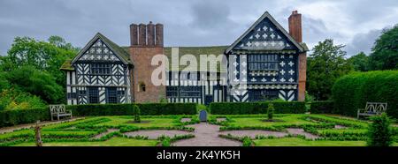 Congleton, Großbritannien - 30. Juli 2022: Little Moreton Hall in der Nähe von Congleton, Cheshire Stockfoto