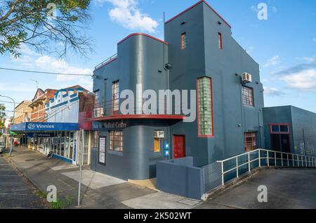 Das Art déco-Zentrum für medizinische Versorgung an der Hauptstraße in murwillumbah in den nördlichen Flüssen, New South wales, NSW, australien, Frontansicht Stockfoto