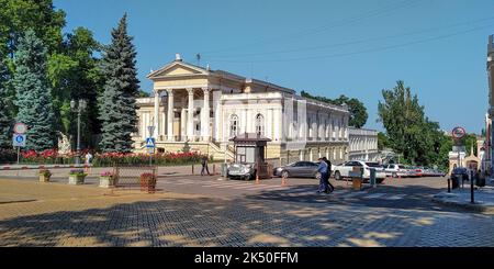 ODESSA, UKRAINE - 18. JUNI 2019: Dies ist das historische Gebäude des Archäologischen Museums in der Innenstadt. Stockfoto