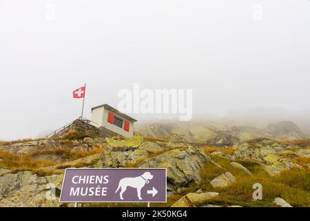 Großes St. Bernard Hospizmuseum am Col du Grand St-Bernard Pass (alt. 2473 m. Die Grenze zwischen der Schweiz und Italien. Stockfoto