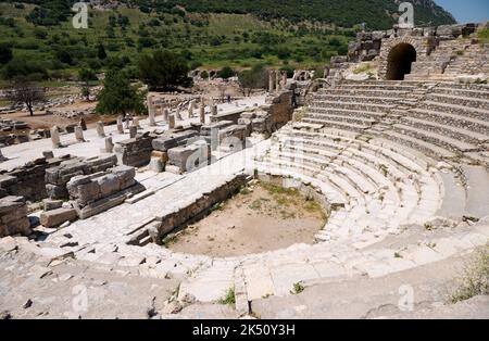 Griechisch-römisches Odeion, Konzertsaal oder Bouleuterion, kleines Amphitheater, archäologische Stätte von Ephesus, Selcuk, Türkei Stockfoto