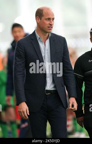 Der Prinz von Wales im St. George's Park in Burton Upon Trent anlässlich seines 10.-jährigen Bestehens als Heimat des englischen Fußballs. Bilddatum: Mittwoch, 5. Oktober 2022. Stockfoto