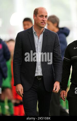 Der Prinz von Wales im St. George's Park in Burton Upon Trent anlässlich seines 10.-jährigen Bestehens als Heimat des englischen Fußballs. Bilddatum: Mittwoch, 5. Oktober 2022. Stockfoto