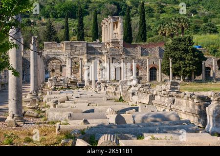 Tetragonos Agora (quadratischer Markt) oder kommerzielle Agora , Archäologische Stätte von Ephesus, Selcuk, Türkei Stockfoto