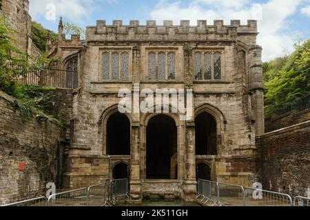 St. Winefride's Well in der walisischen Stadt Holywell einer der ältesten Wallfahrtsorte Großbritanniens, eines der sieben Wunder von Wales Stockfoto