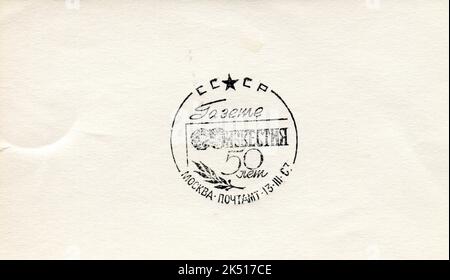 UdSSR - um 1970: Ein USSR Post First Day Cover Postumschlag mit Briefmarken. 50 Jahre Iswestija Zeitung. Stockfoto