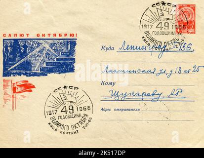 UdSSR - um 1970: Ein USSR Post First Day Cover Postumschlag mit Briefmarken. 49.. Jahrestag des großen Oktober. Stockfoto