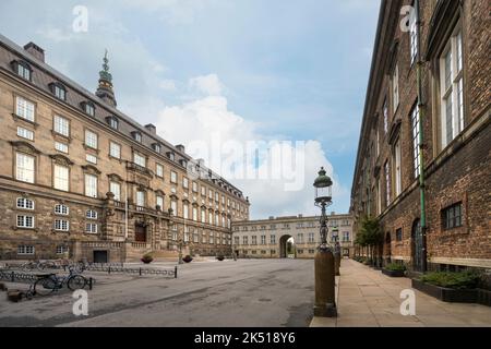 Kopenhagen, Dänemark. Oktober 2022. Blick auf den Innenhof des Christiansborg-Palastes im Stadtzentrum Stockfoto