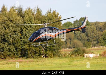 Ein Eurocopter AS 355NP Eculeuil 2, Hubschrauber am City Airport, Barton, Manchester Stockfoto