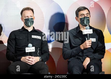 Hongkong, China. 05. Oktober 2022. HONGKONG, HONGKONG SAR, CHINA: OKTOBER 5TH 2022. Snooker-Pressekonferenz der Hong Kong Masters 2022.L zu R Judd Trump-Weltrangliste: 2, Ronnie O'Sullivan-Weltrangliste: 1. Alamy Live Sport/Jayne Russell Credit: Jayne Russell/Alamy Live News Stockfoto