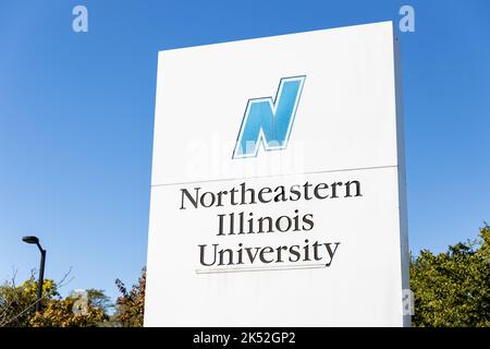 Die Northeastern Illinois University ist eine öffentliche Universität im Nordwesten von Chicago mit etwa 9.000 Studenten. Stockfoto