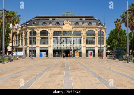 Frankreich, Pyrenäen Orientales, Perpignan, Place Catalonia, Gebäude « Aux Dames de France', in dem sich das Fnac-Geschäft befindet Stockfoto