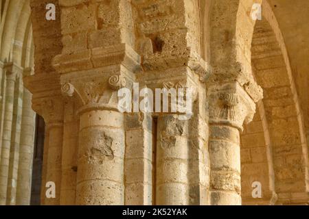 Frankreich, Manche, Halbinsel Cotentin, Lessay, Abtei Sainte Trinite aus dem 11.. Jahrhundert Stockfoto