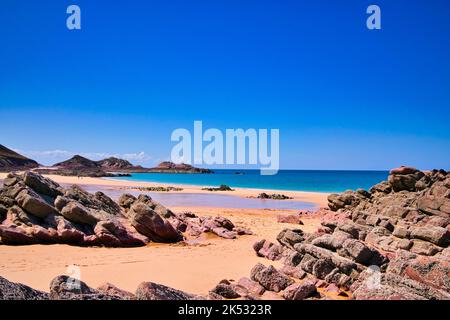 Frankreich, Côtes d'Armor, Côte de Penthièvre, Erquy, Grand Site von Frankreich Cap d'Erquy - Cap Fréhel, Lourtuais Strand, Wandern auf dem GR 34 Fernwanderweg pa Stockfoto