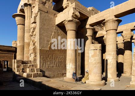 Ägypten, Oberägypten, Niltal, Kom Ombo, Tempel, der dem krokodilgott Sobek und Haroeris gewidmet ist Stockfoto